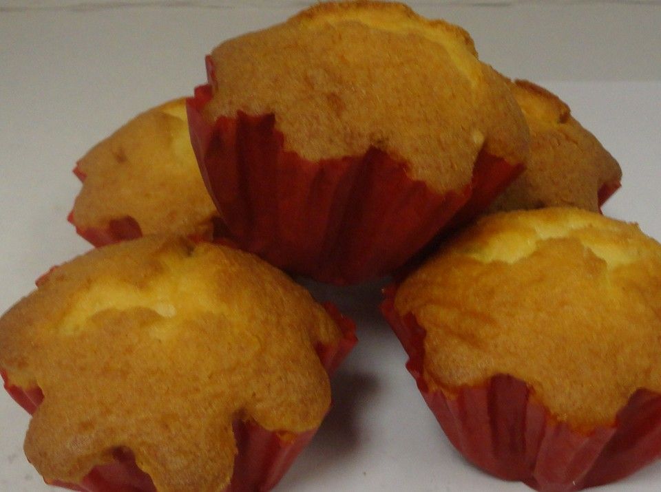 Panquecitos in red cups